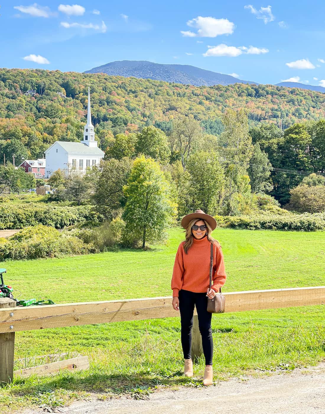 Fall Hiking Outfit from Stowe Vermont #hikingoutfit #stowe #womenwhohi, stowe vermont